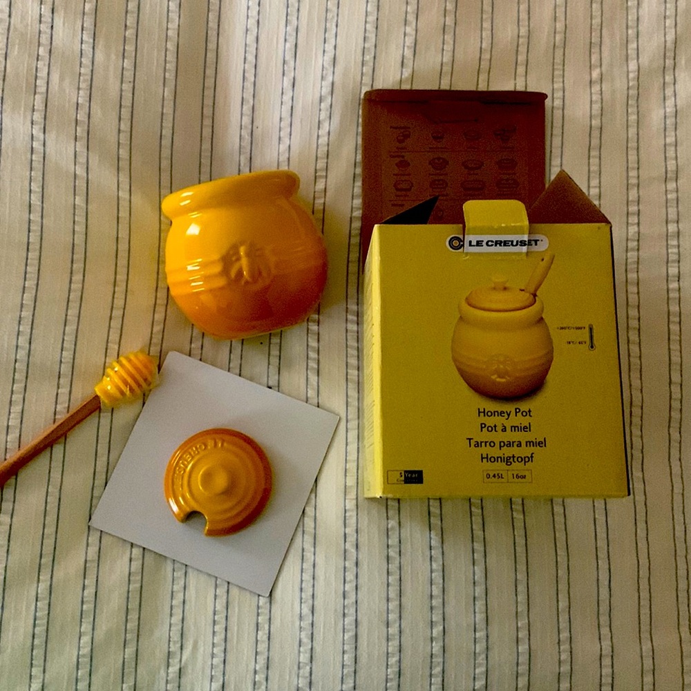 Le Creuset honey pot